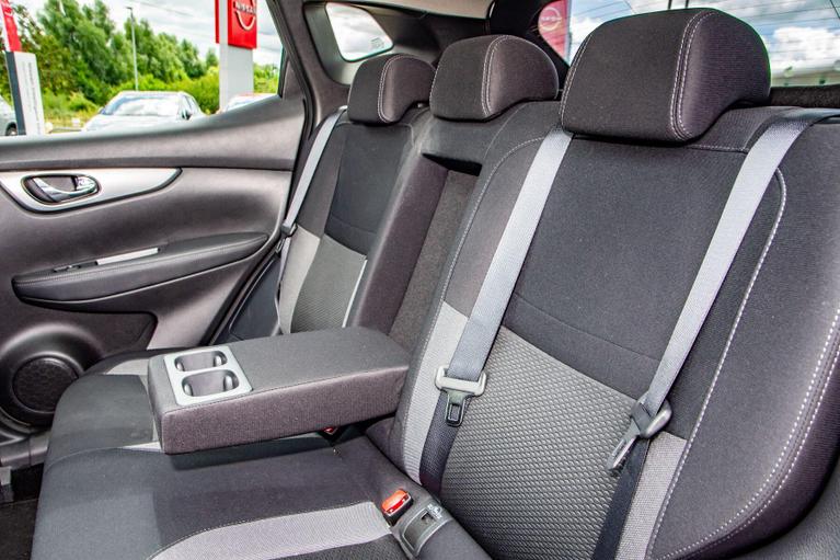 Used Nissan Qashqai NK69YAY 24