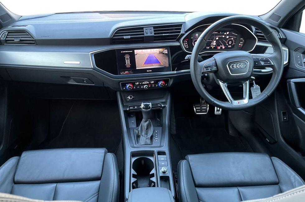 Audi Q3 Photo at-00800e0394fc4fff8ab5140ec0765b3b.jpg