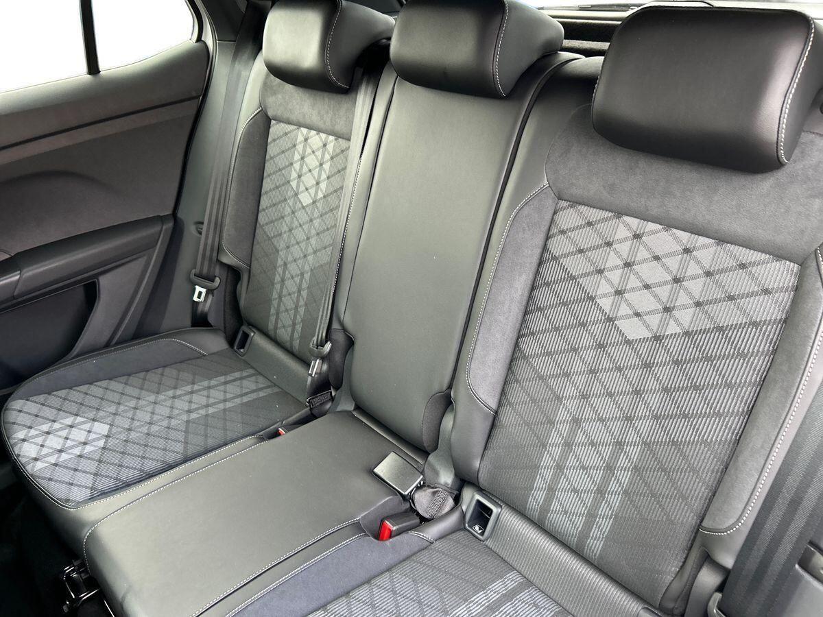 Volkswagen T-cross Photo at-00c55bbec96049519b65149770417309.jpg