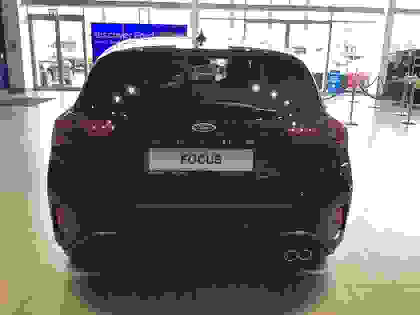 Ford Focus Photo at-00e43d0cf47246a891008952e61e2bba.jpg