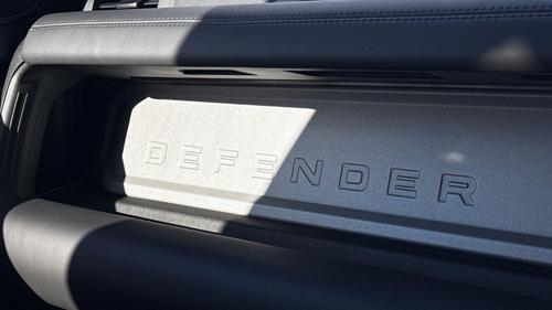 Land Rover Defender Photo at-00f23e455bfd4d6abbc2bc6a98fce81a.jpg