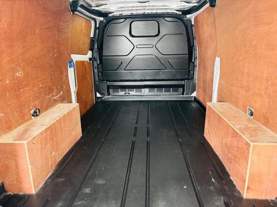 Ford Transit Custom Photo at-00f3be0afd9045d3885071505592c62e.jpg