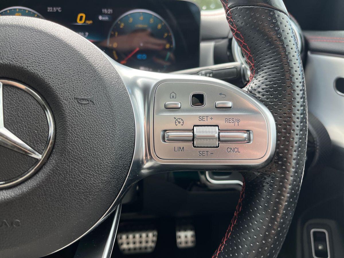 Mercedes-Benz CLA Photo 16