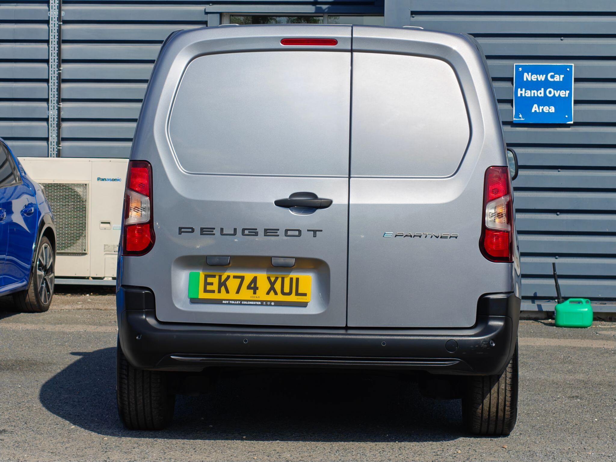 2024 Peugeot Partner thumbnail 7