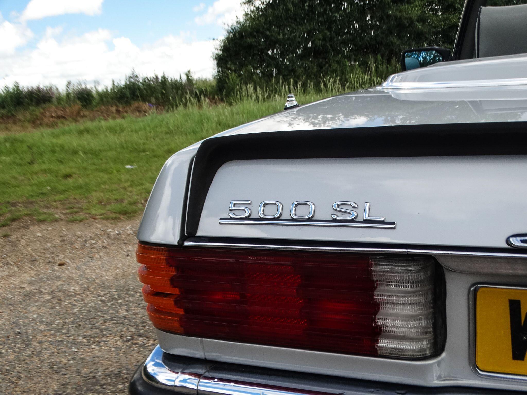 Mercedes-Benz 500 SL — photo 16