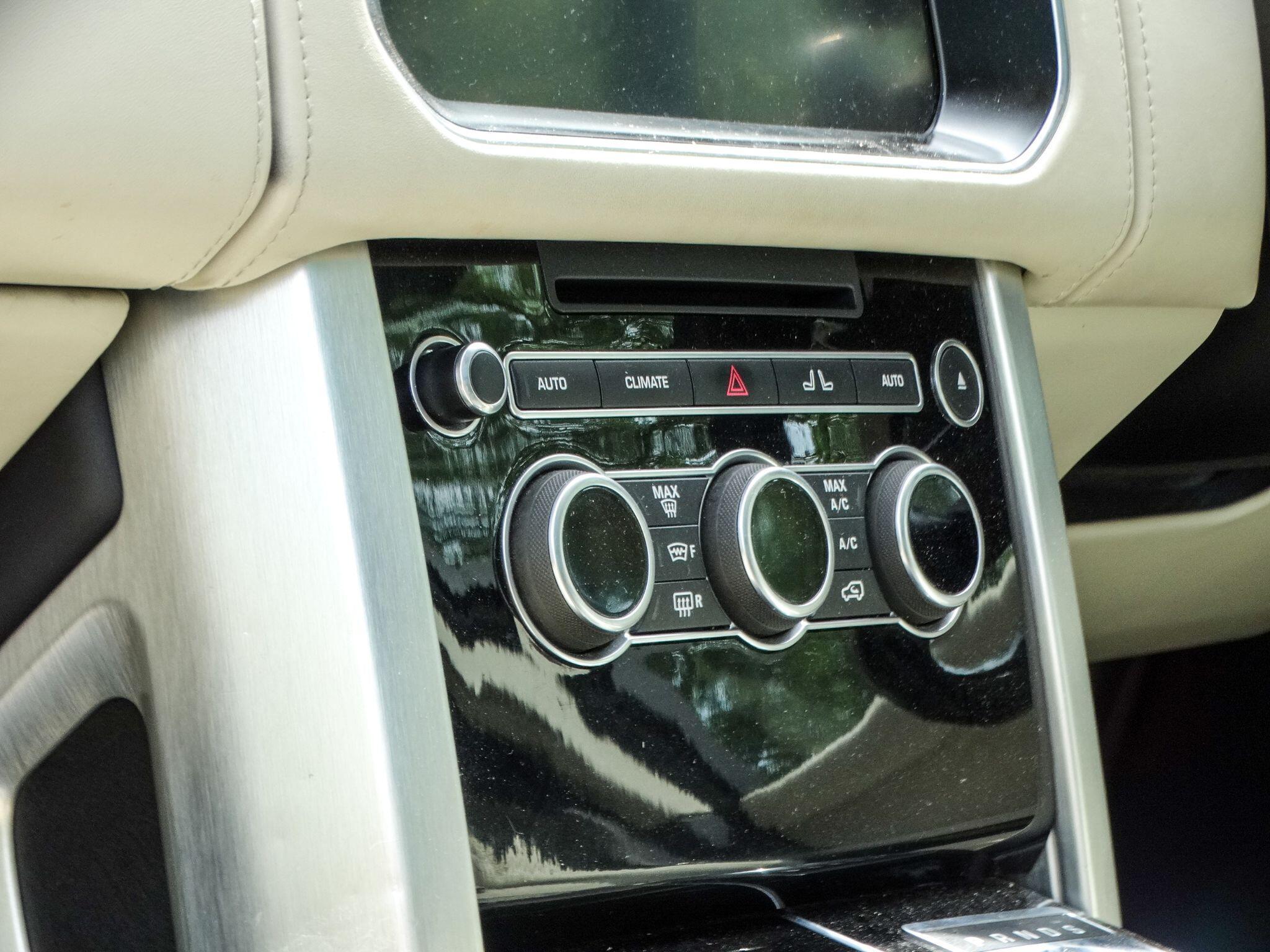 Land Rover Range Rover 4.4 SD V8 Autobiography Auto 4WD Euro 6 (s/s) 5dr — photo 19