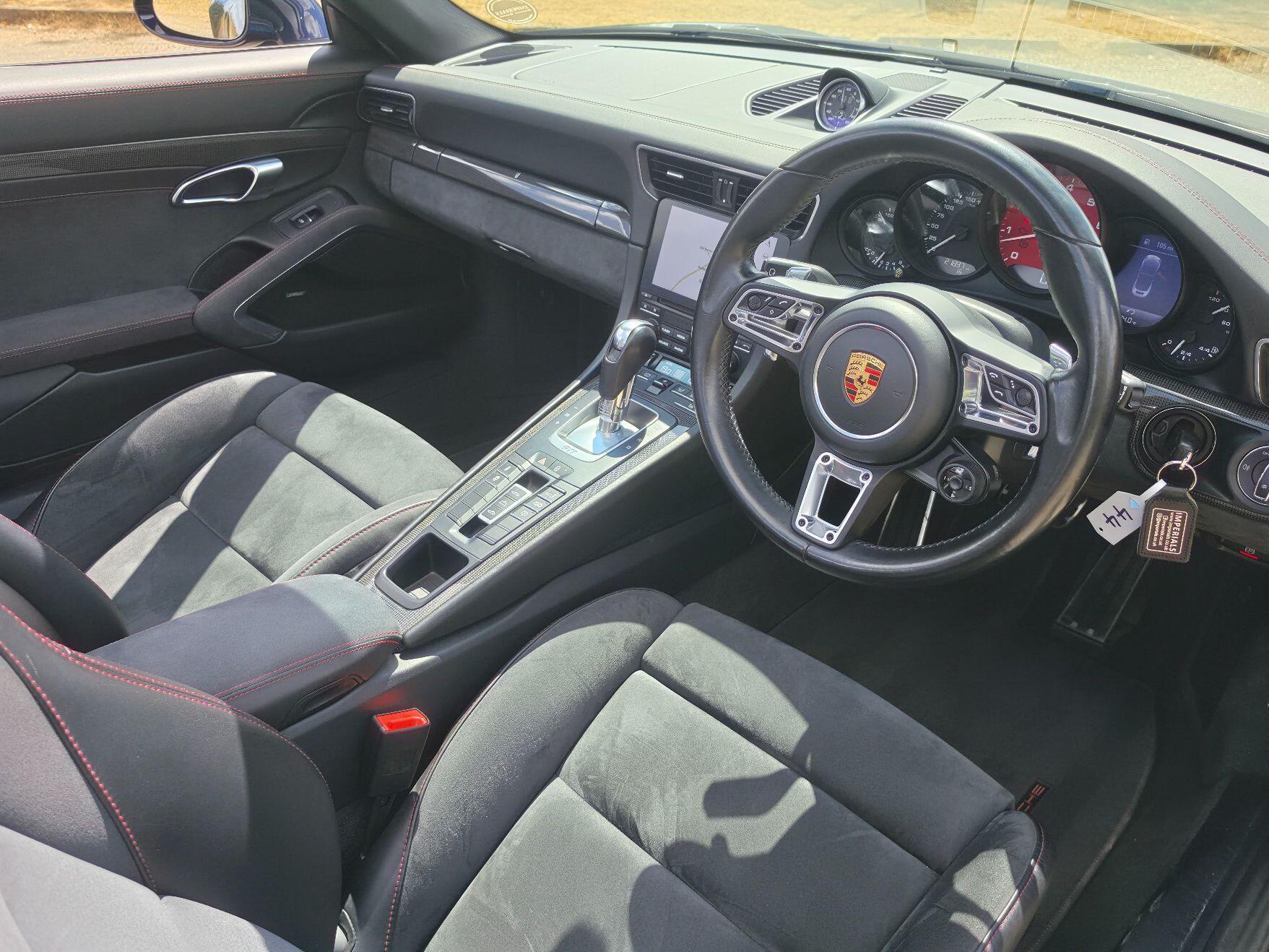Porsche 911 3.0T 991 Carrera 4 GTS PDK 4WD Euro 6 (s/s) 2dr — photo 6