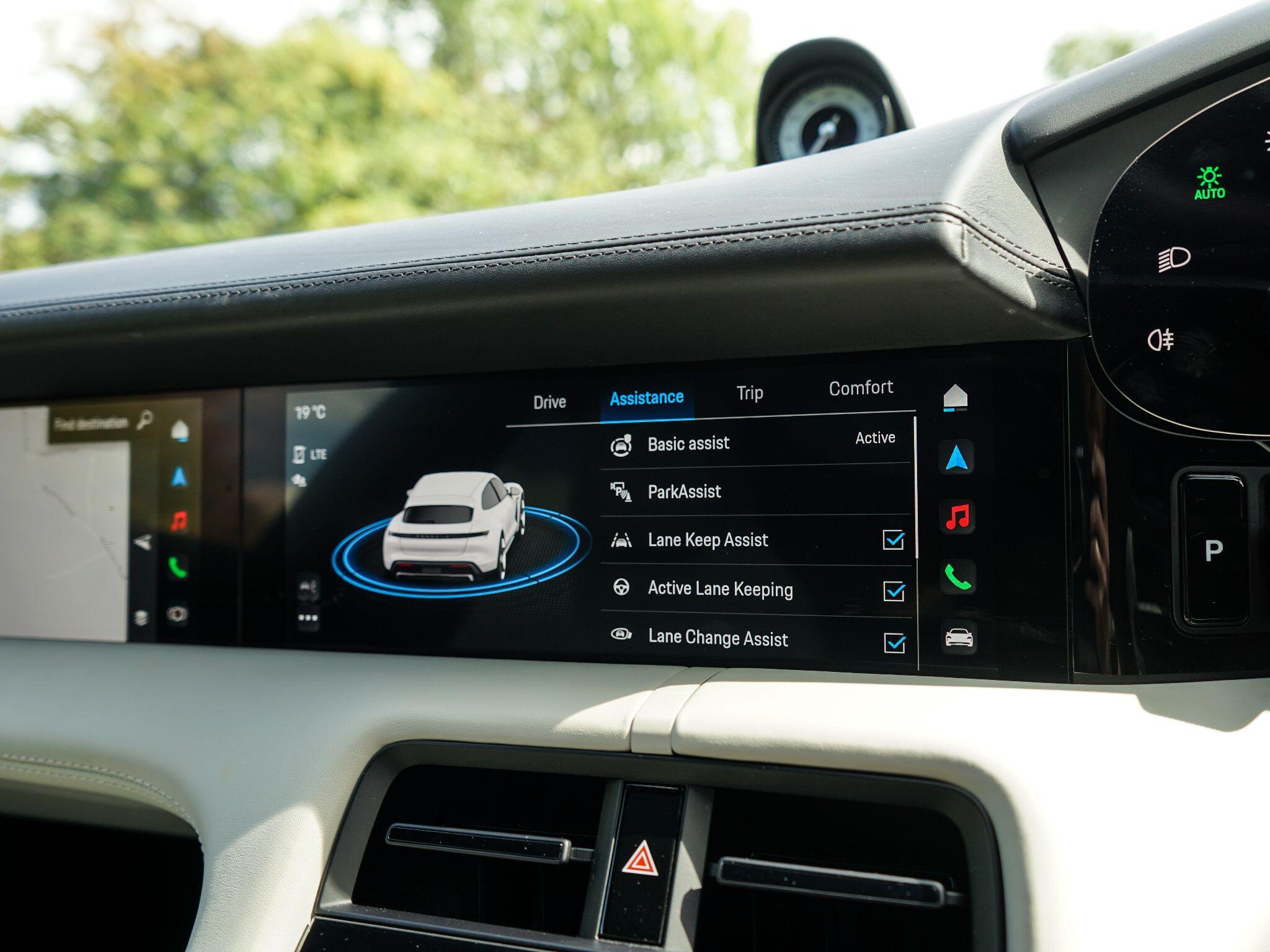Porsche Taycan Performance Plus 93.4kWh 4S Sport Turismo 5dr Electric Auto 4WD (11kW Charger) (571 ps) — photo 39