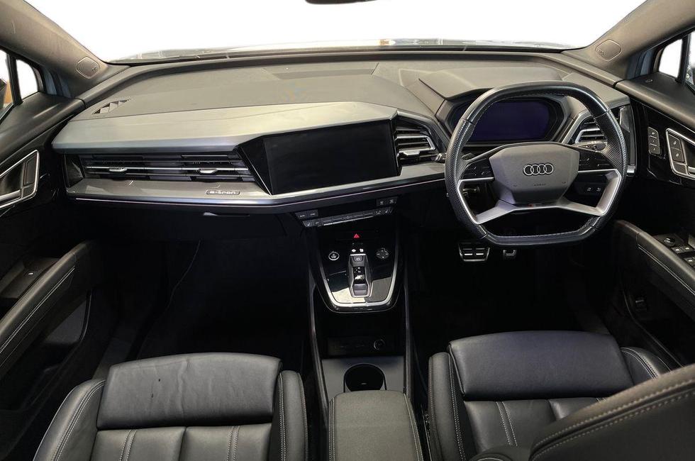 Audi Q4 Photo at-02532c730dd94da985cb93598cc2507d.jpg