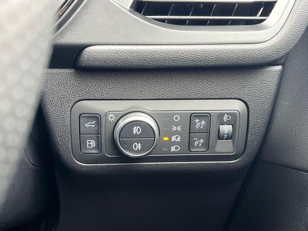 Ford Kuga Photo at-026fbe5ce37144168dbea4c59f3f1975.jpg