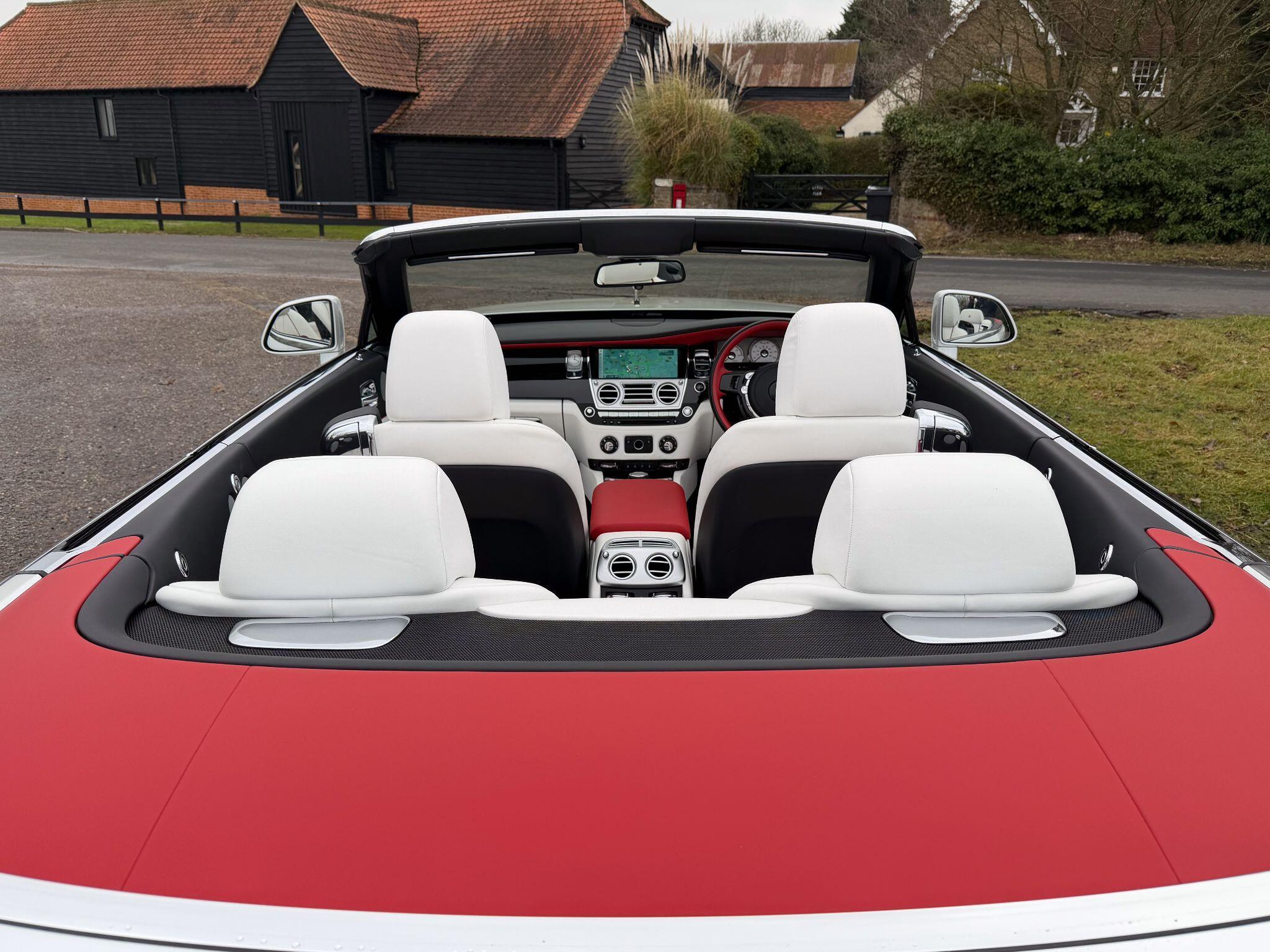 Rolls-Royce Dawn 6.6 V12 Convertible 2dr Petrol Auto Euro 6 (563 bhp) — photo 15