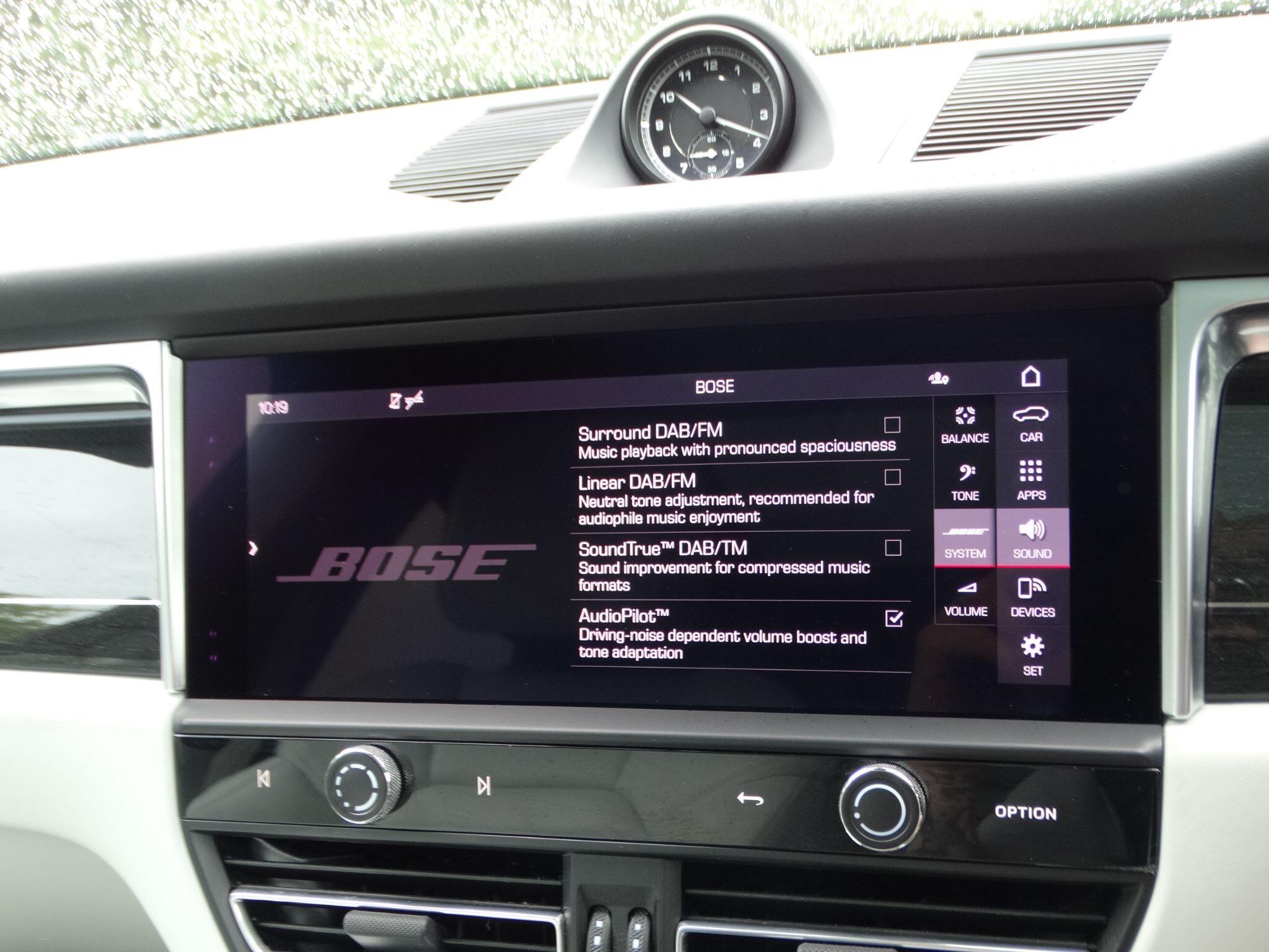 Porsche Macan 2.0T PDK 4WD Euro 6 (s/s) 5dr — photo 30