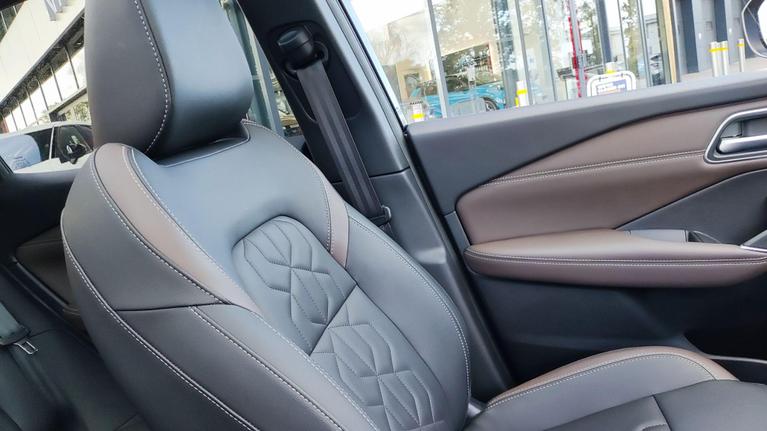 Used Nissan Qashqai RV25YZX 21
