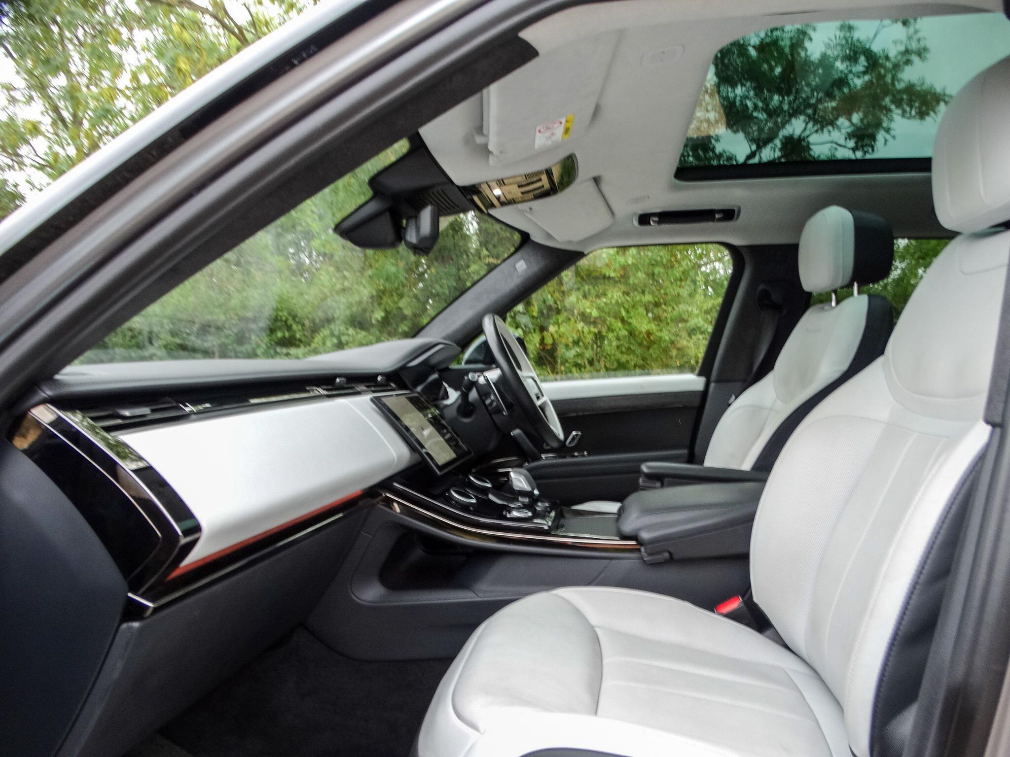 Land Rover Range Rover Sport 3.0 D300 MHEV Autobiography Auto 4WD Euro 6 (s/s) 5dr — photo 3