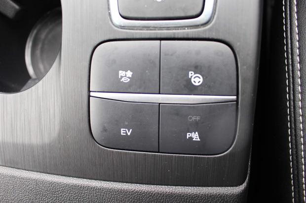 Ford Kuga Photo at-02b3f858f9f940358379e8dc97b4cd33.jpg