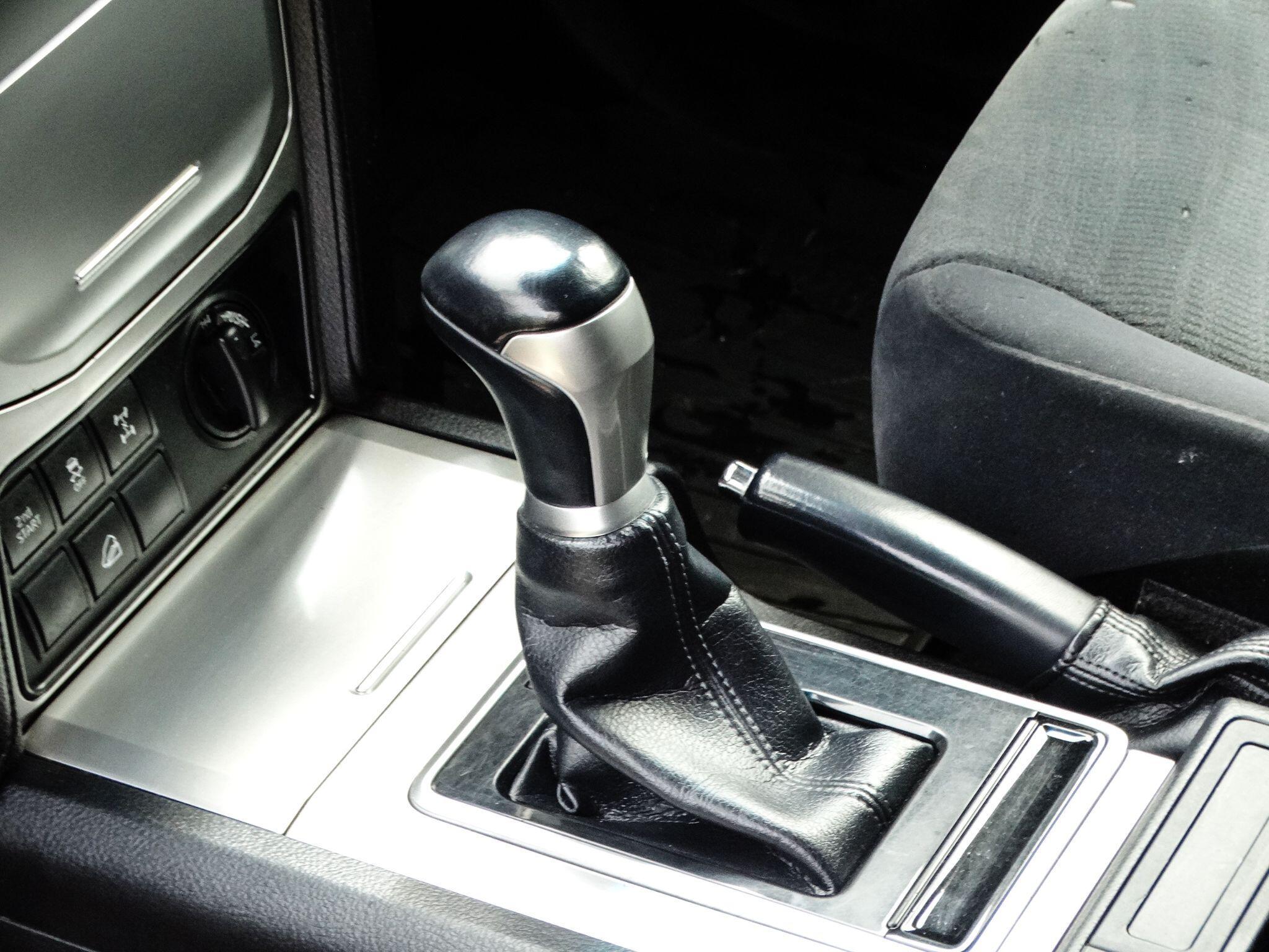 Toyota Land Cruiser 2.8D Active SUV 5dr Diesel Auto 4WD Euro 6 (s/s) (7 Seat) (204 ps) — photo 20