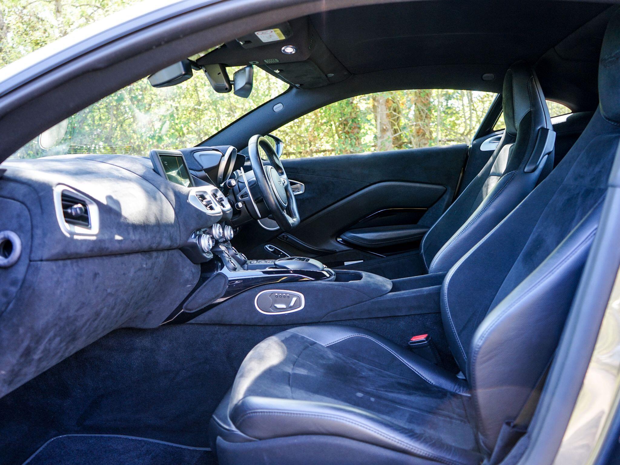 Aston Martin Vantage 4.0 V8 Auto Euro 6 2dr — photo 3