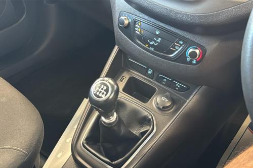 Ford TRANSIT COURIER Photo at-030cbb562c9549918963b4bdb640b00f.jpg