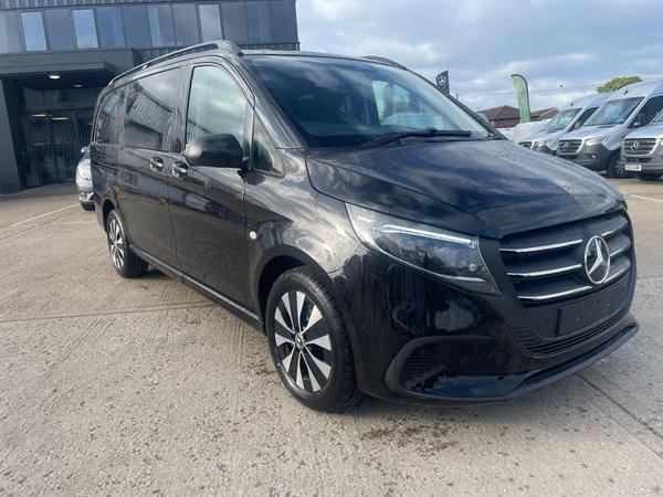 Used ~ Mercedes-Benz Vito 2.0 119 CDI SELECT Crew Van G-Tronic RWD L2 Euro 6 (s/s) 5dr Obsidian Black at MBNI Truck & Van