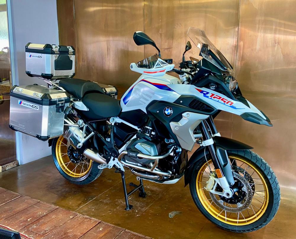 BMW R 1250 GS Photo at-032604447ef443a5ab4739786c2e4e7c.jpg