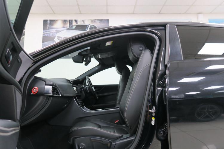 Used Jaguar XE AE18BDY 9