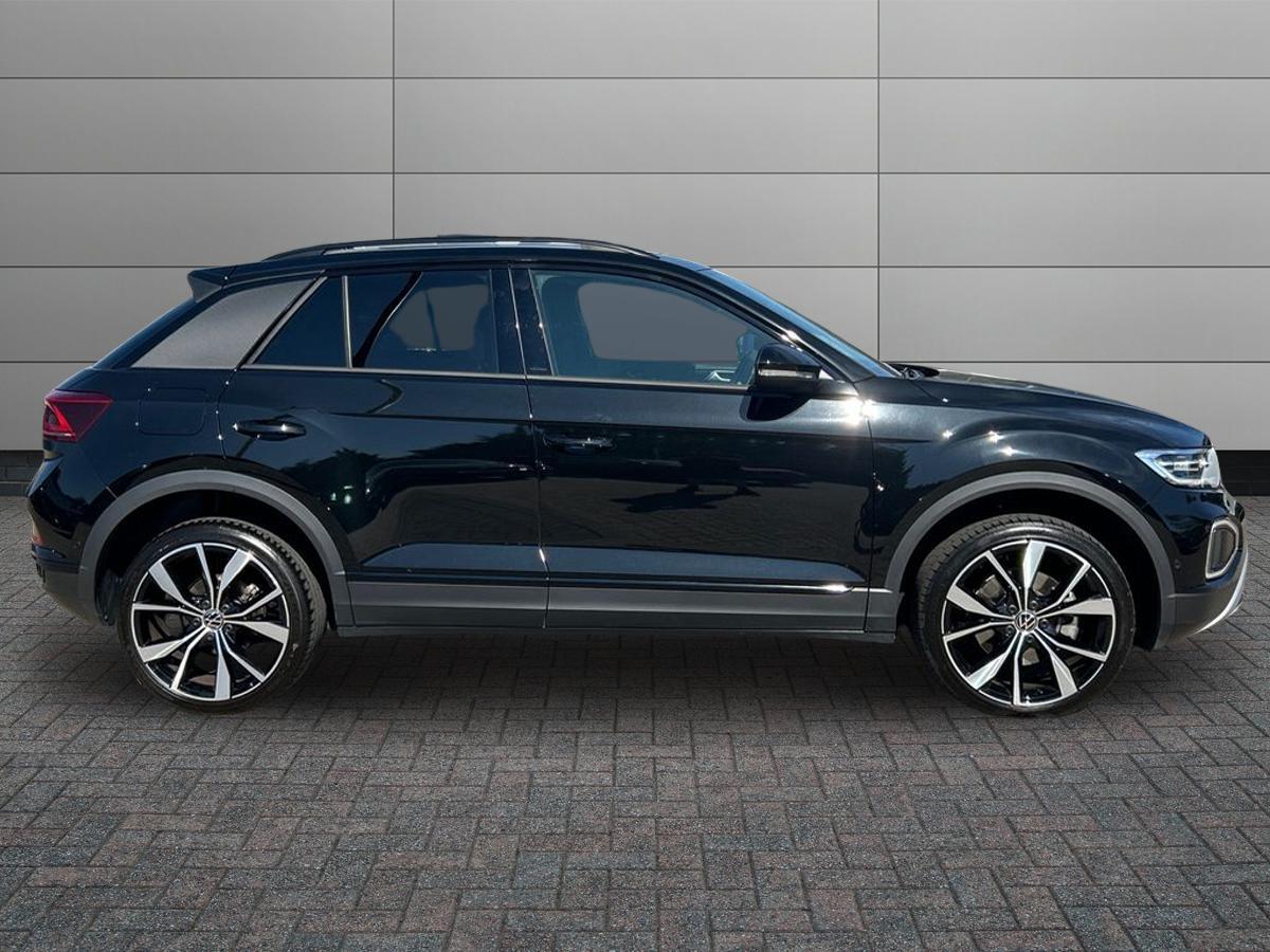 Volkswagen T-Roc Photo at-03728fa273294306be699b69cea60c27.jpg