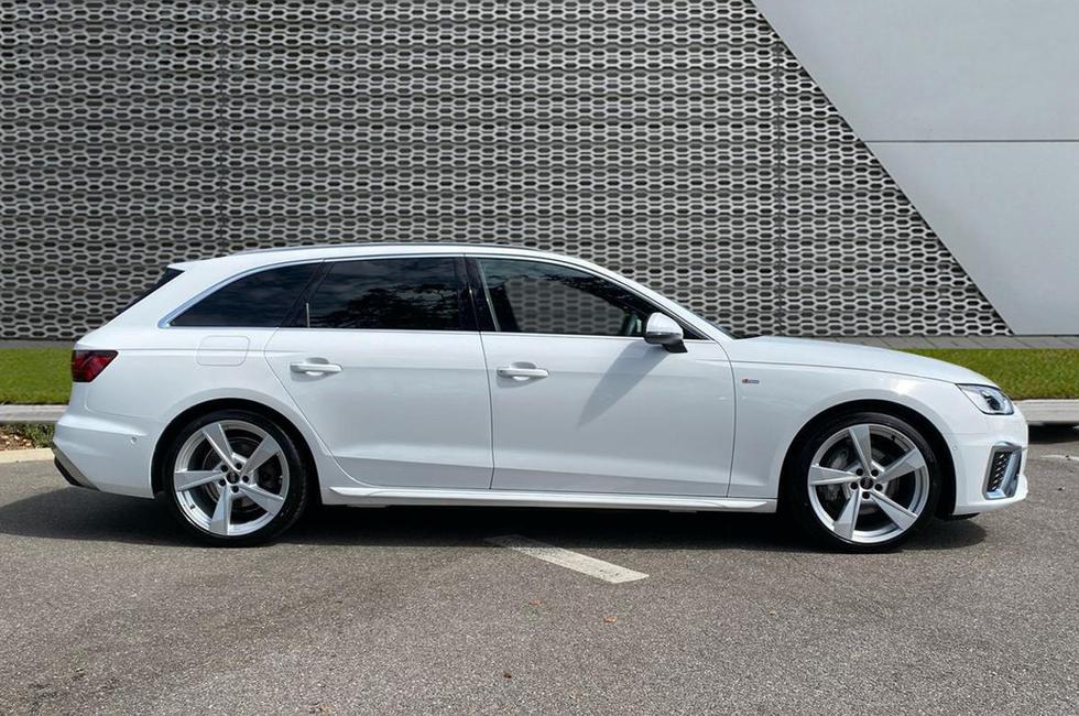 Audi A4 Photo at-037d992be132405f8bc11374093a3f96.jpg