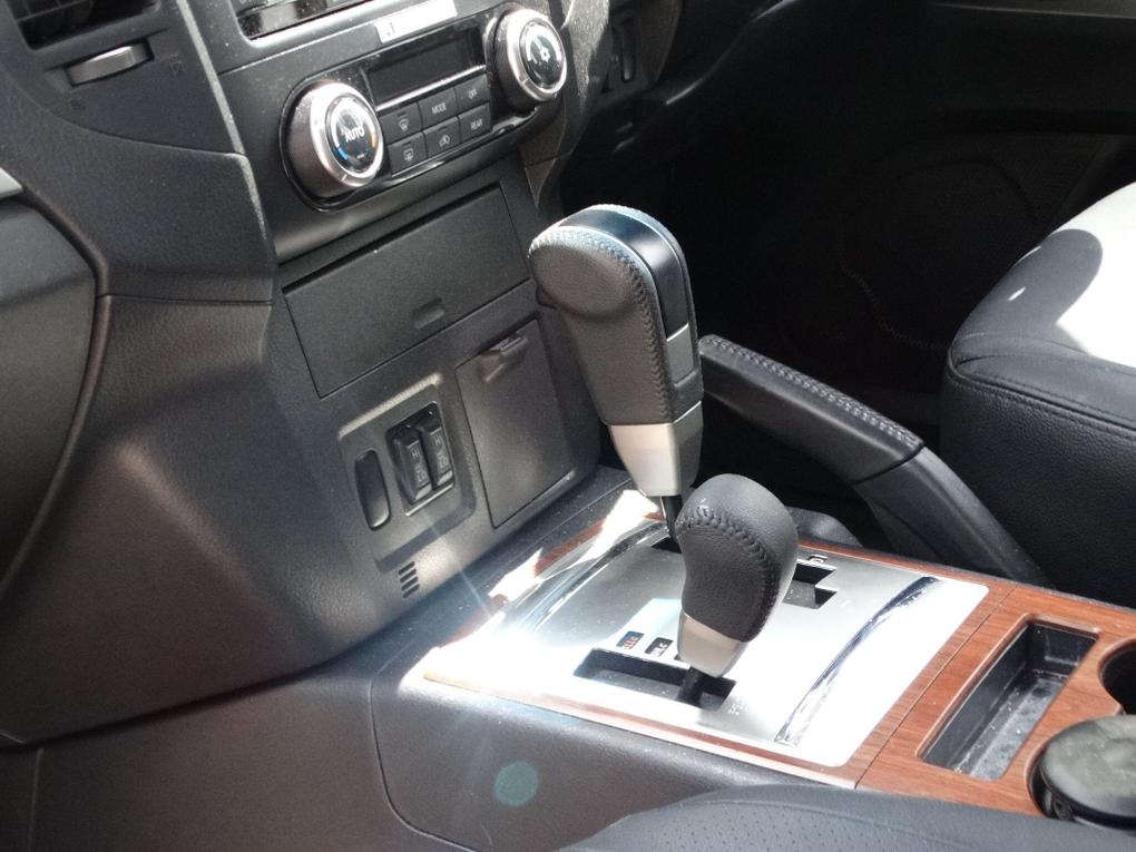 Used Mitsubishi Shogun YS63AOU 17