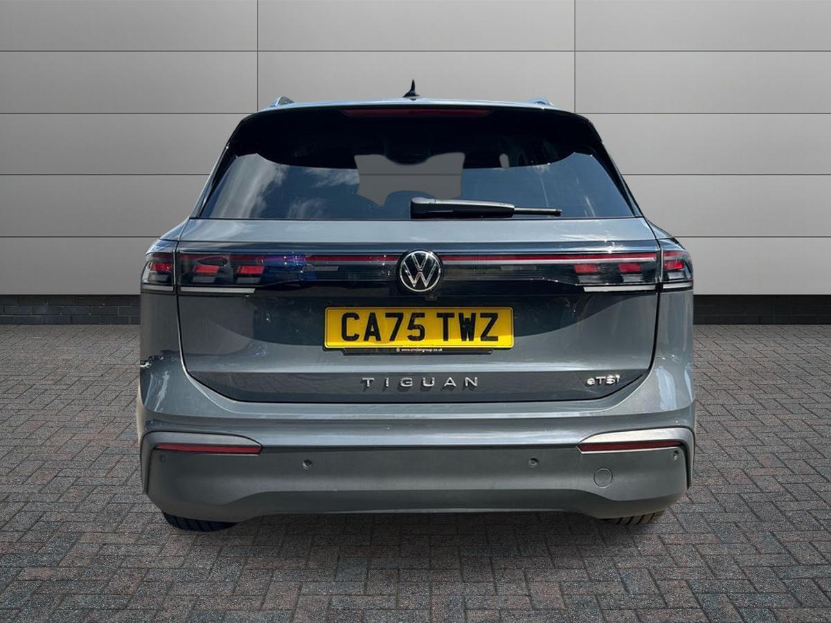 Volkswagen Tiguan Photo at-038c6839dca94ef08616e35a3ab07153.jpg