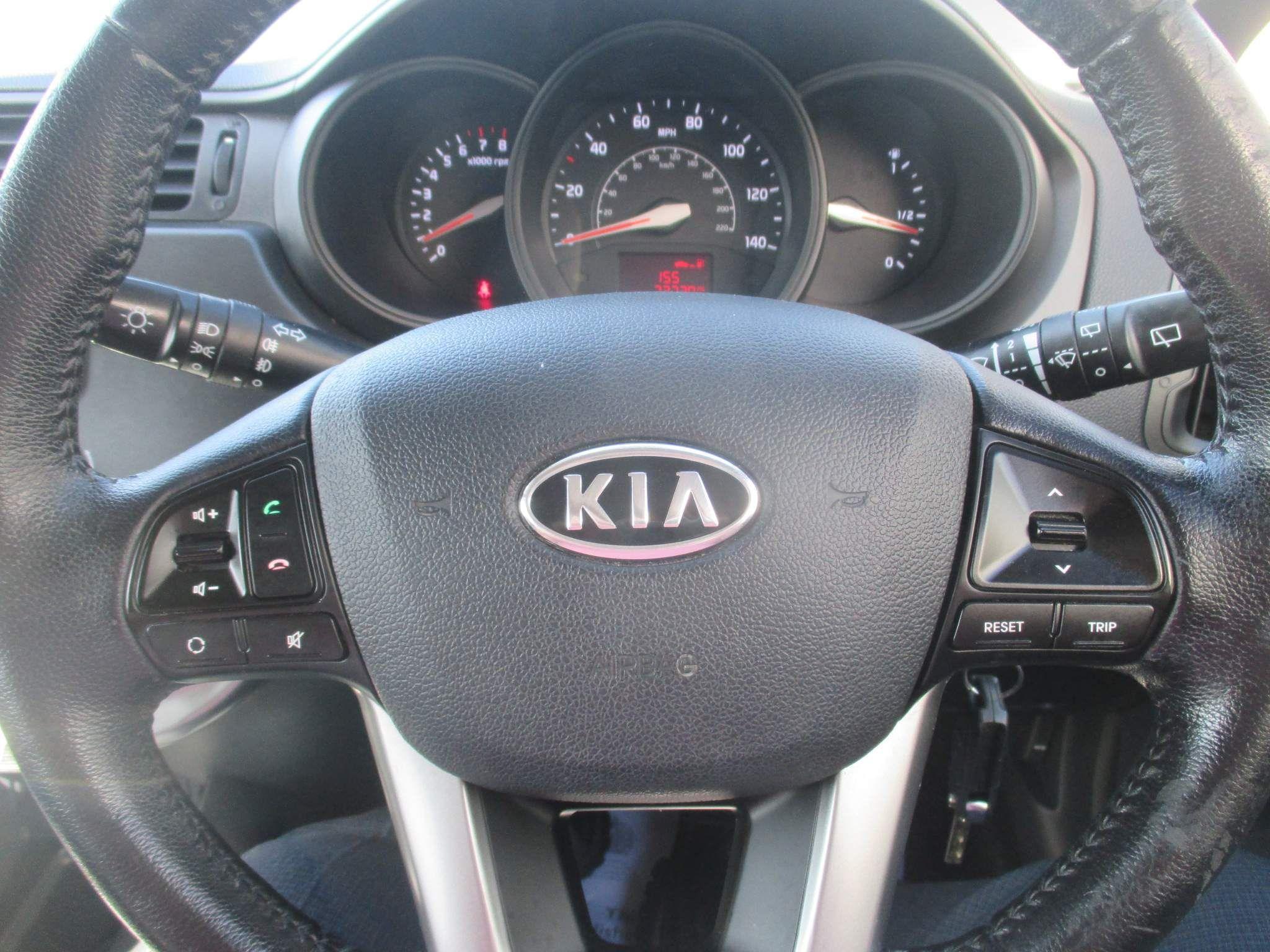 2013 kia rio online steering wheel size