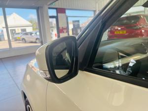 Suzuki Swift Photo 12