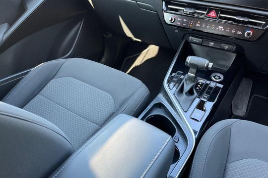 Kia Niro Photo at-03c9e5d4280241dbb22bed5f8383ac97.jpg