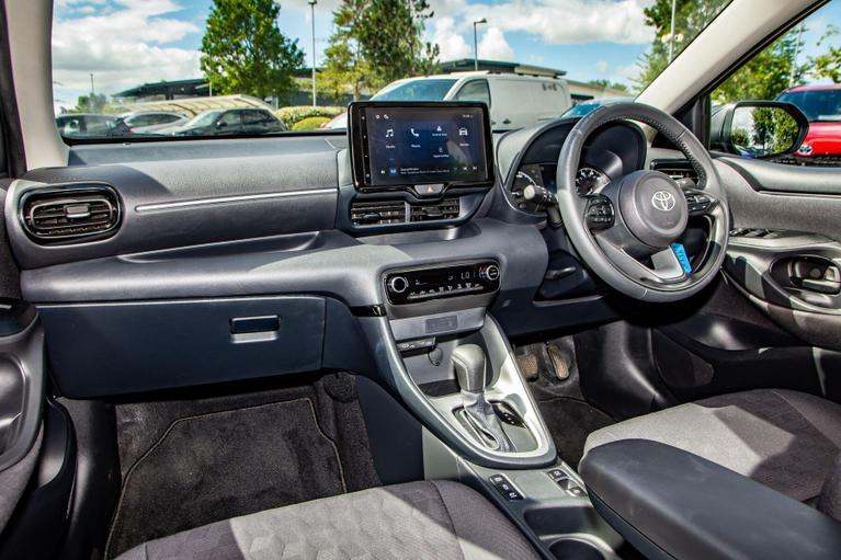 Used Toyota Yaris VN75RLV 6