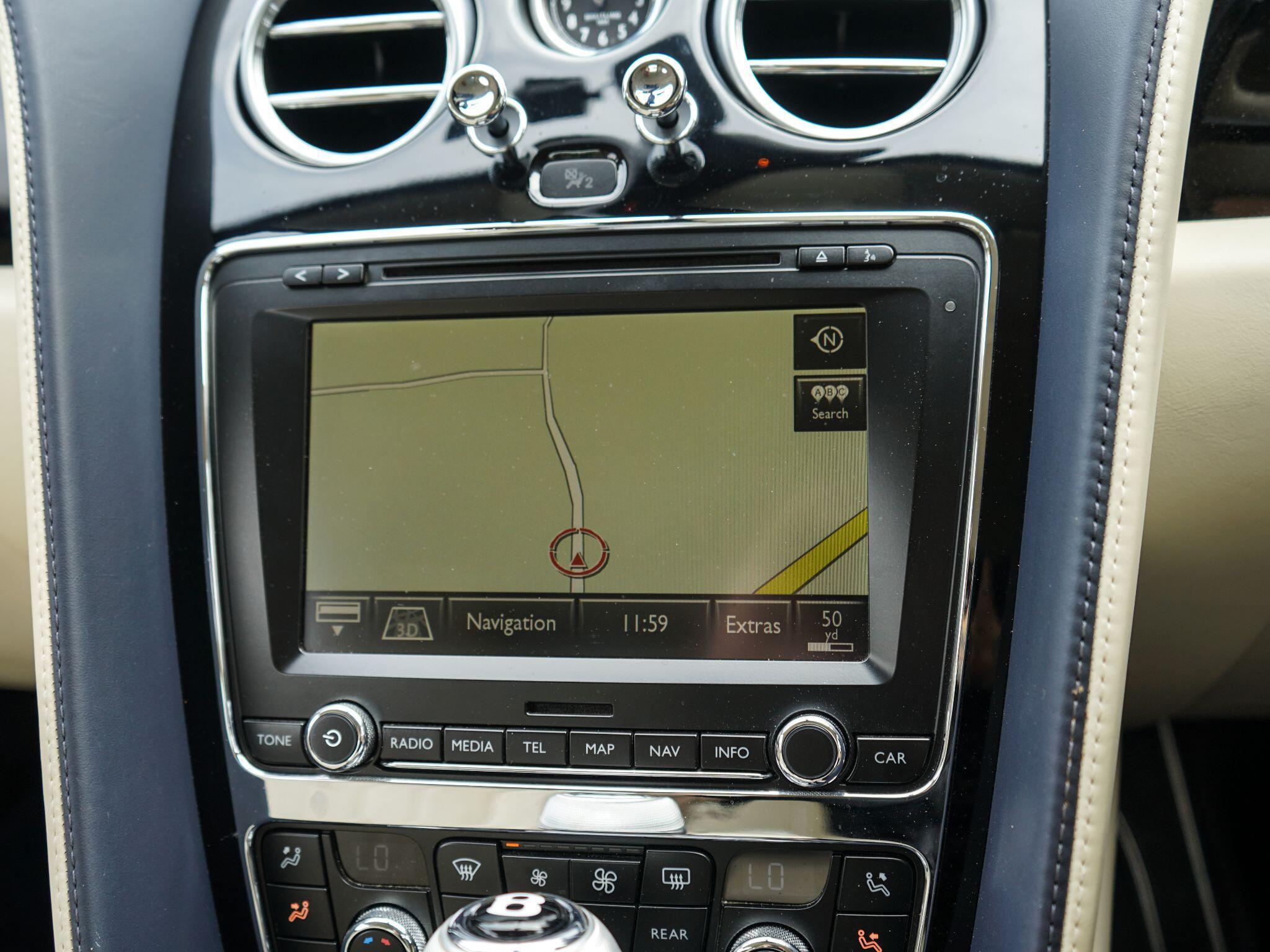 Bentley Continental 4.0 V8 GTC S Convertible 2dr Petrol Auto 4WD Euro 5 (528 ps) — photo 24