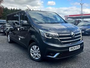 Used ~ Renault Trafic 2.0 dCi 30 Extra EDC LWB Euro 6 (s/s) 5dr (9 Seat) at Startin Group