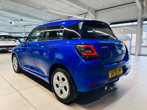 Suzuki Swift Photo 5