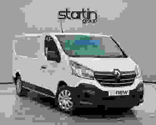 Renault Trafic 2.0 dCi ENERGY 30 Business+ LWB Standard Roof Euro 6 (s/s) 5dr White at Startin Group