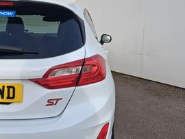 Ford Fiesta Photo 6