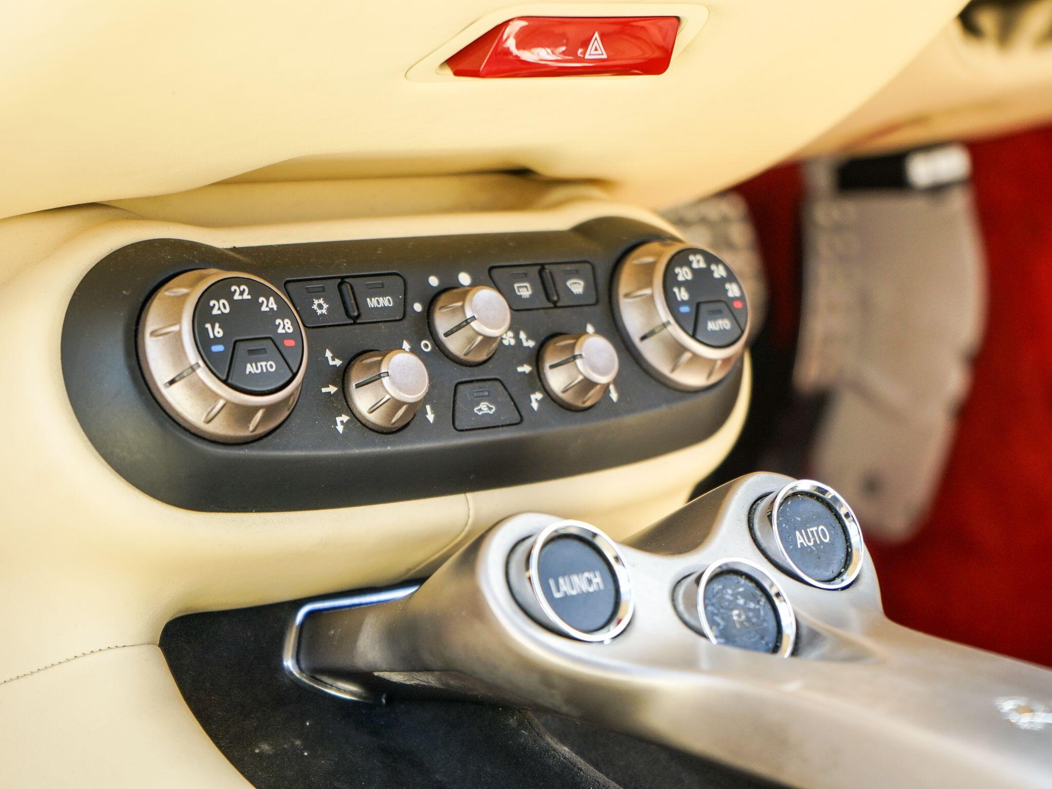 Ferrari California 4.3 F1 DCT Euro 5 2dr — photo 19