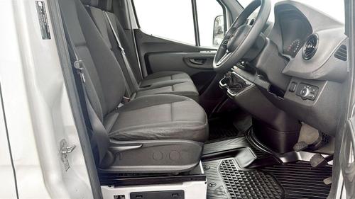 Mercedes-Benz Sprinter Photo at-04acbb587300455dbc3eefe73302c653.jpg