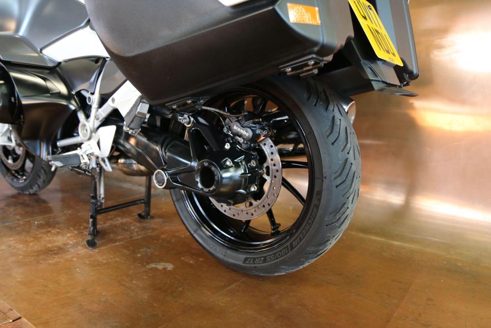 BMW R 1200 RT Photo at-04e3350d0a0b48098448621f03cad0c7.jpg