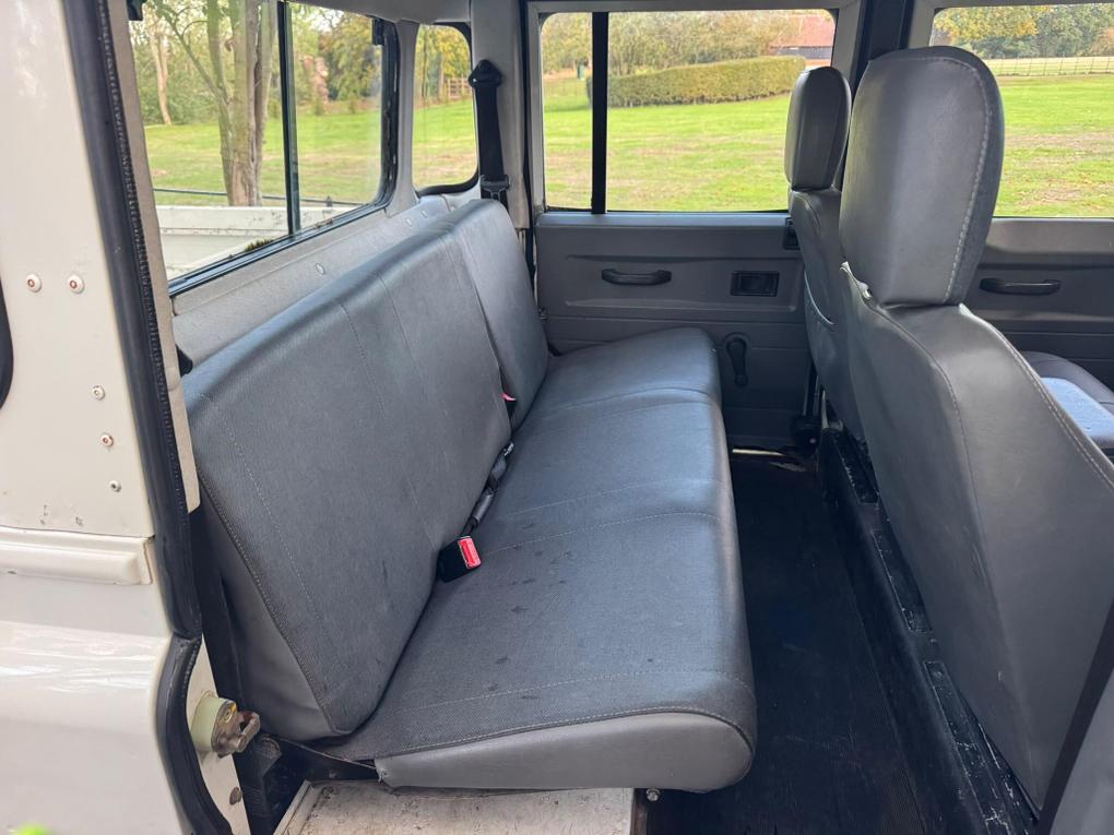 Used Land Rover Defender 130 SL53CYK 13