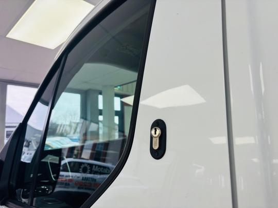 Ford Transit Custom Photo at-051597e0fe2548fdb0f1c47f33c18e87.jpg