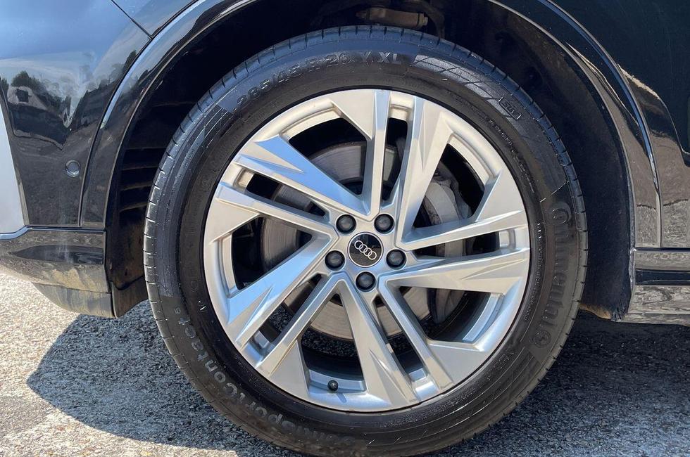 Audi Q7 Photo at-05766a22ed304c0e865851491955cf79.jpg