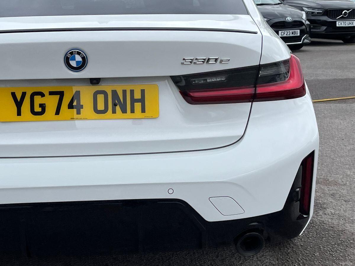 BMW 3 Series Photo 22