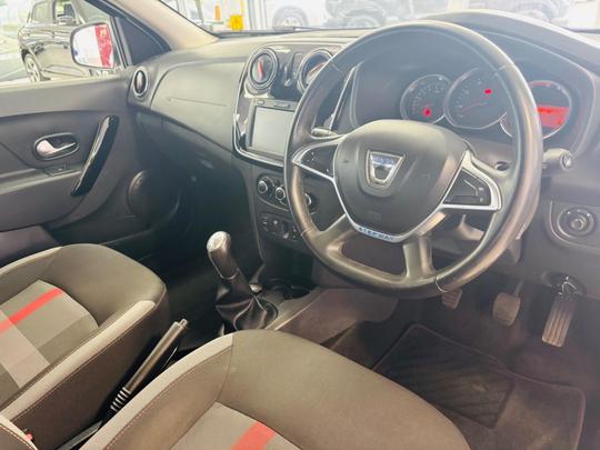 Dacia Sandero Stepway Photo at-05920f34d5c247d78277913312628a51.jpg