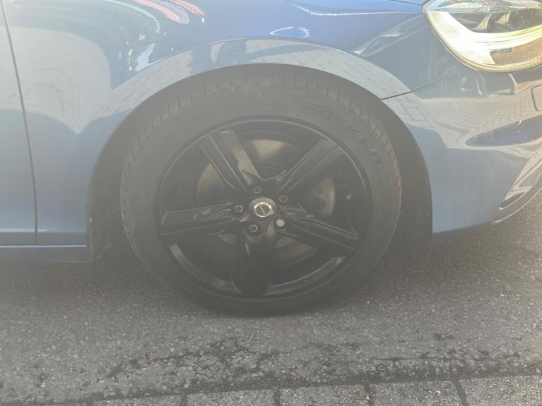 Used Volvo V40 YT18VLJ 15