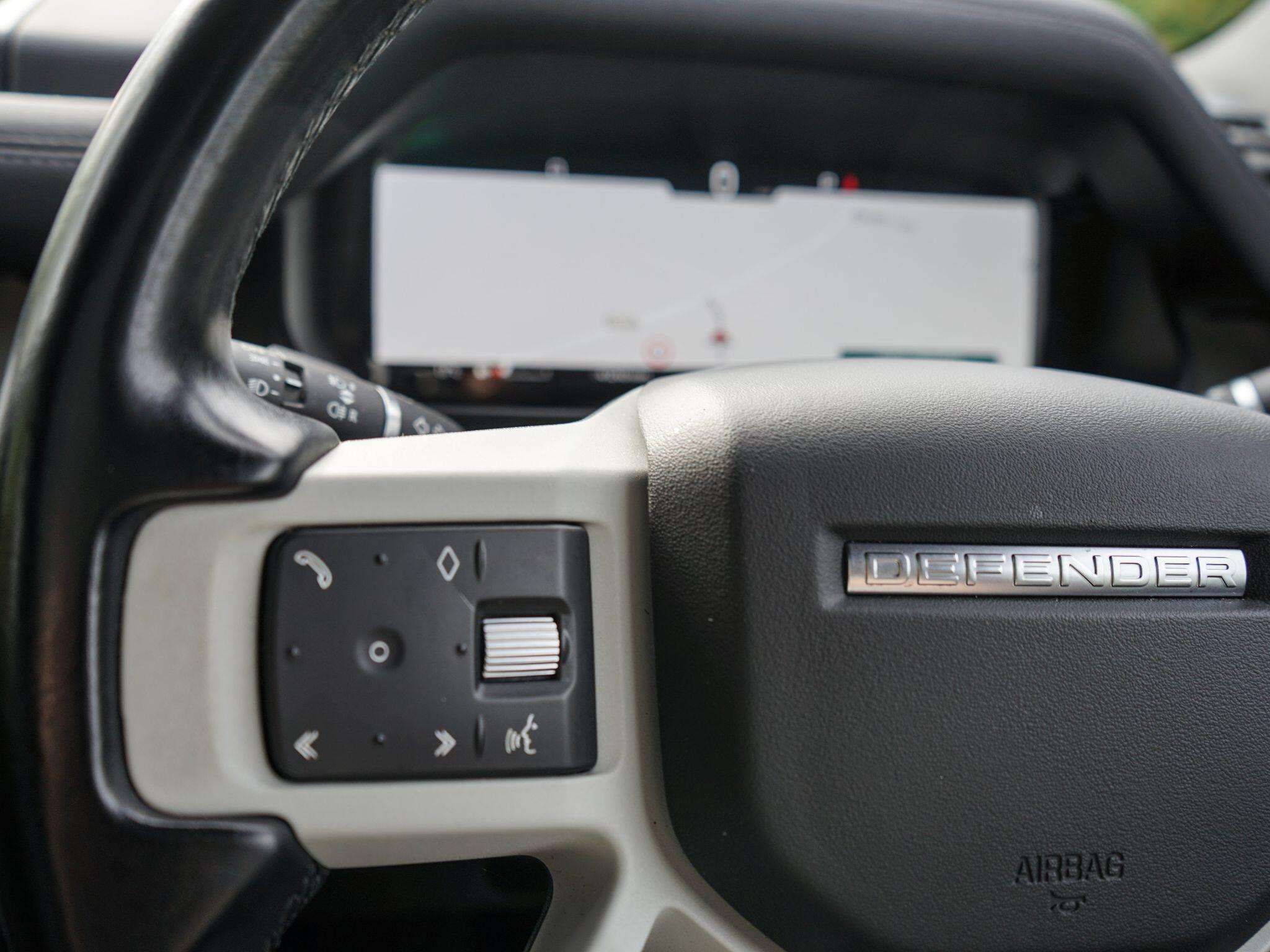 Land Rover Defender 110 3.0 D300 MHEV X-Dynamic SE SUV 5dr Diesel Auto 4WD Euro 6 (s/s) (300 ps) — photo 34