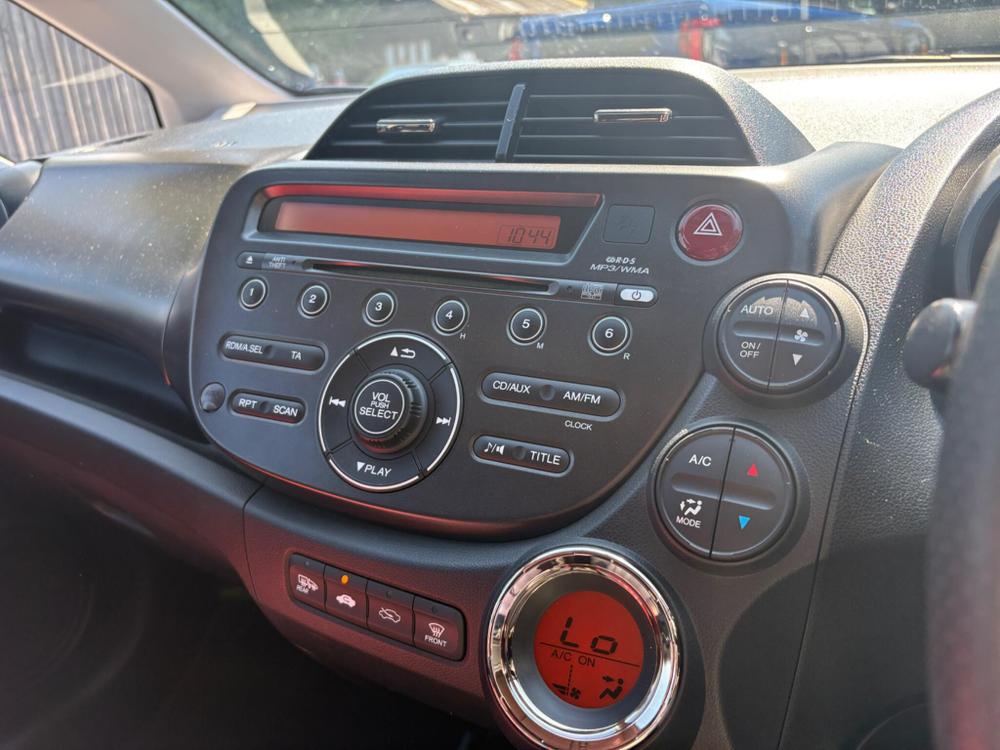 Honda Jazz Photo at-05c02252269c413bbe7cb80819505ffe.jpg