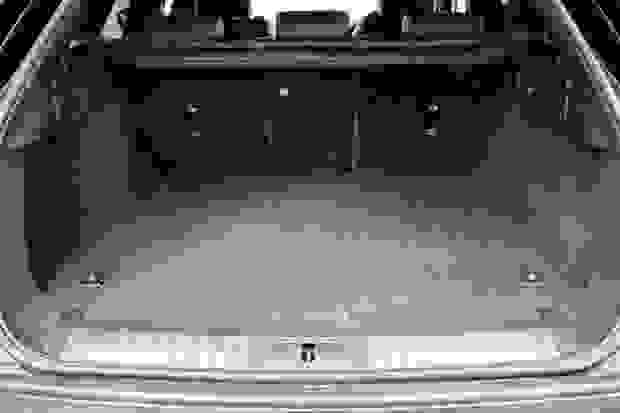 Land Rover RANGE ROVER VELAR Photo at-05cb52913da546e2bb5cde7ff84ed8df.jpg